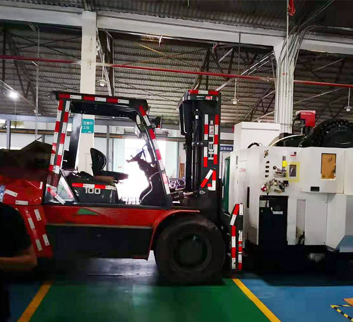 某模具制造商車間設(shè)備移位